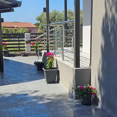 K&m * Nea Kallikrateia