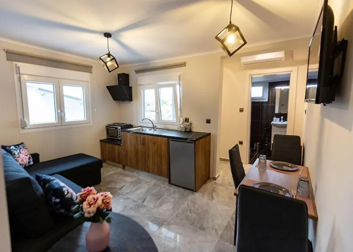 K&m * Nea Kallikrateia