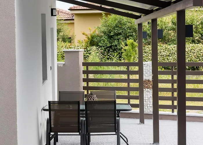 K&m Lägenhet Nea Kallikrateia