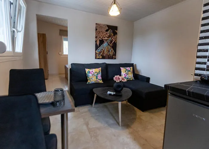 K&m * Nea Kallikrateia