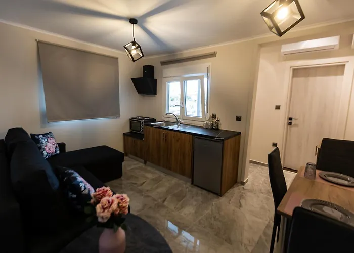 K&m * Nea Kallikrateia