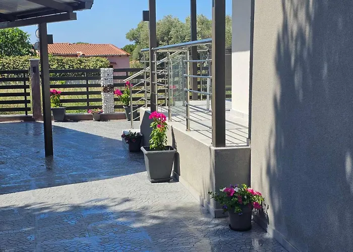 K&m * Nea Kallikrateia