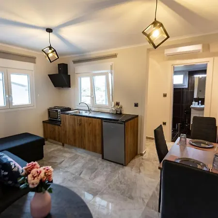 K&m * Nea Kallikrateia