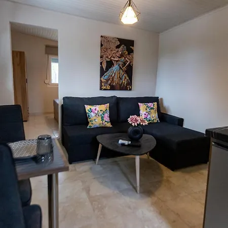 K&m * Nea Kallikrateia